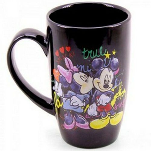 Caneca Porcelana Preta Mickey & Minnie Menor preço em Caneca Porcelana Preta Mickey & Minnie